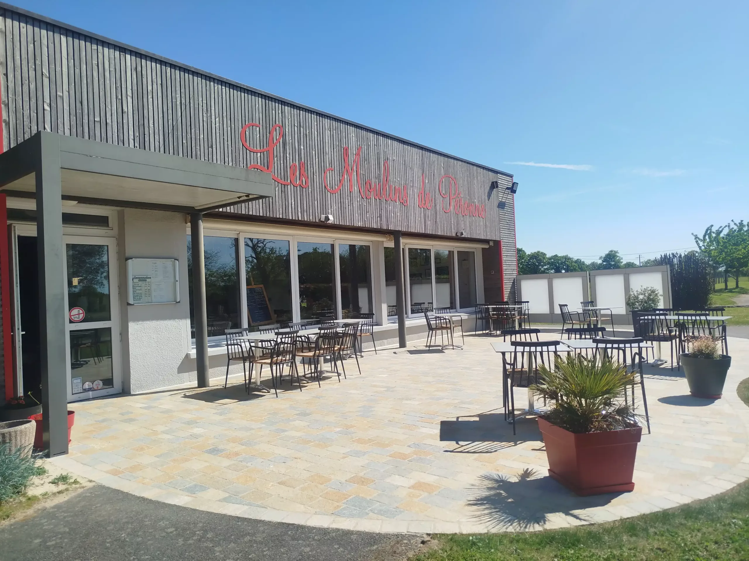 Les Moulins De Peronne Restaurant Cholet Slide2